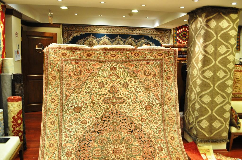 Shopping for Turkish Carpets in Istanbul — BucketTripper